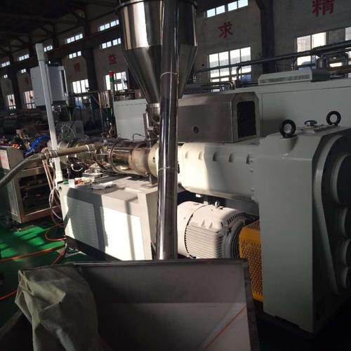 机器防腐木设备生产厂家公司:青岛新荣昌塑料机械大量供应 红